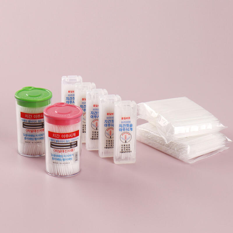 5 ultra-fine portable interdental brushes + 2 round ones + 2 refills