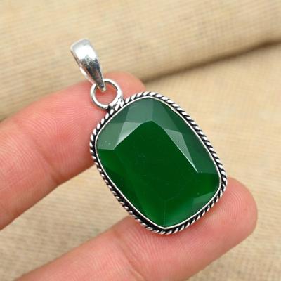 Grüner Onyx, wunderschöner Edelstein, handgefertigter Anhängerschmuck aus 925er Sterlingsilber