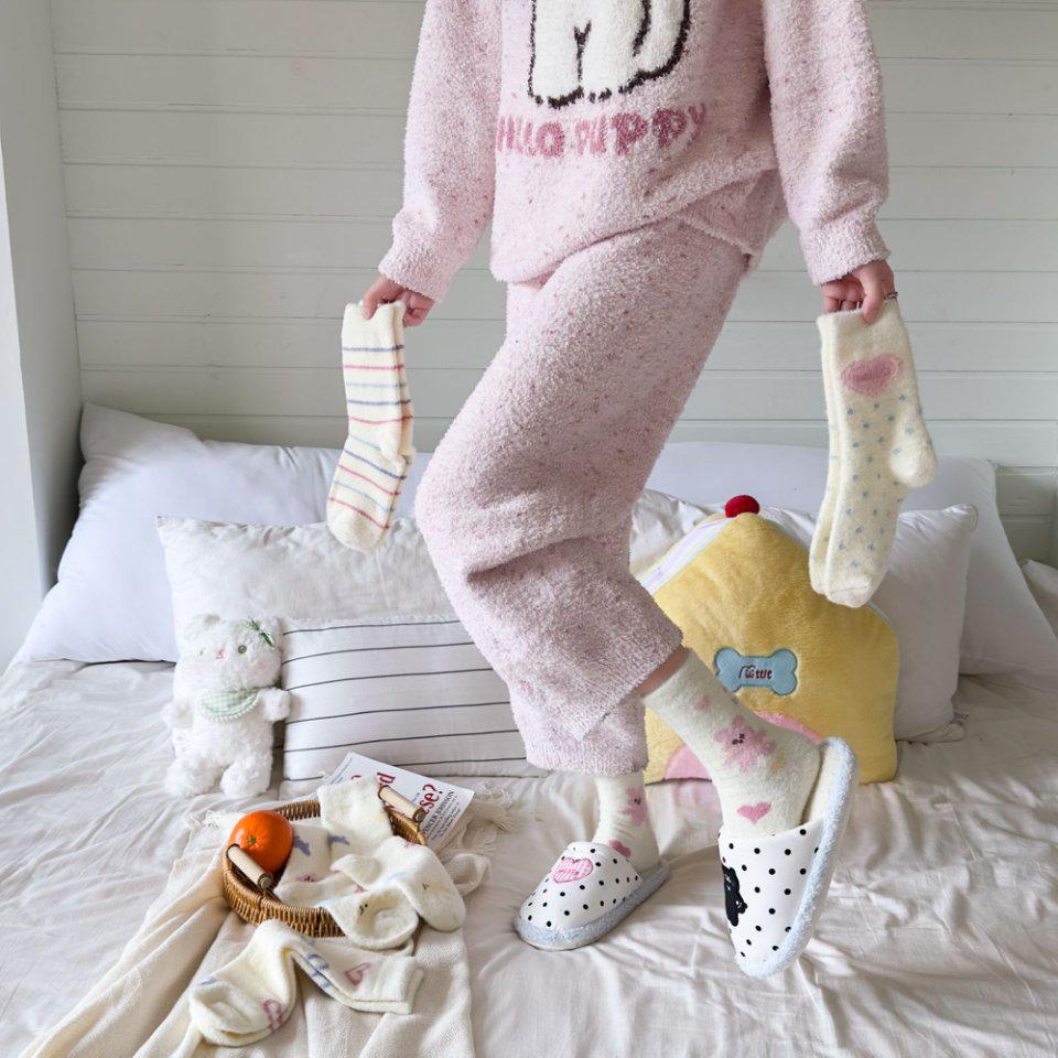 Cute Cartoon Pink Plush Wool Mid-Calf Warm Women's Socks – Winter Fleece-Lined Sleep & Floor Socks