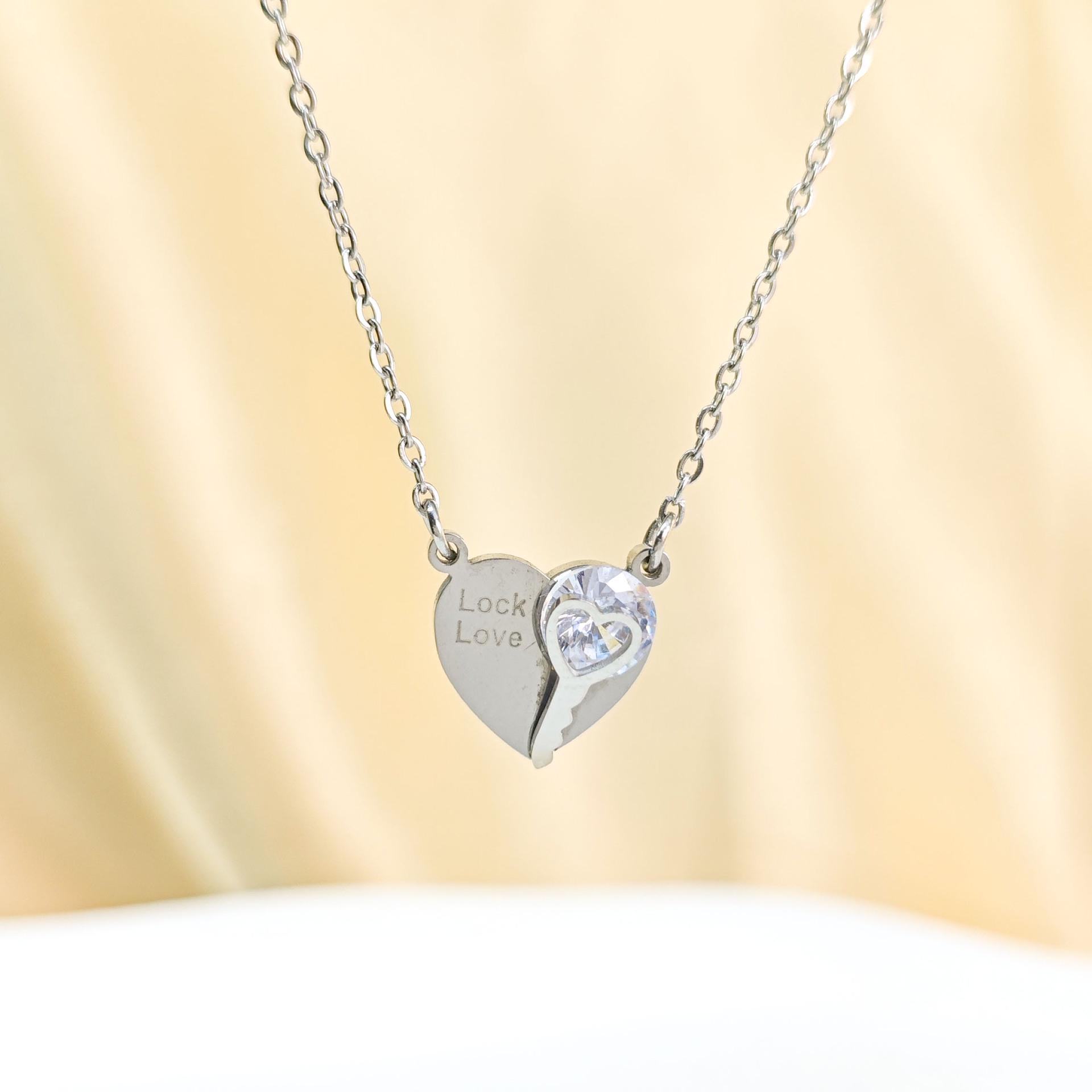 Cross-Border Small Crowd Diamond Heart Key Necklace - Stylish Titanium Steel Collarbone Chain Jewelry