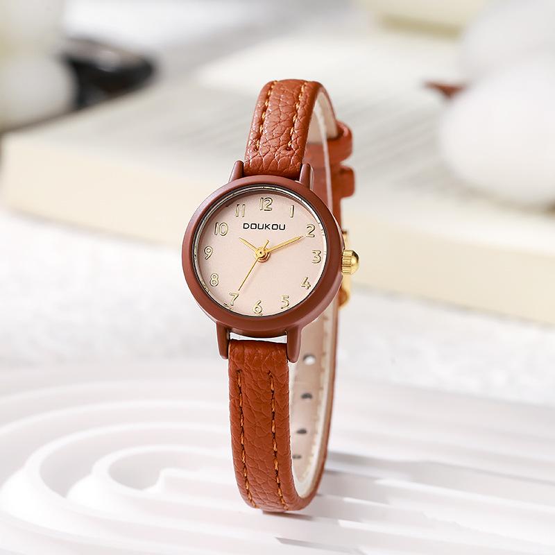 Simple Women Watch Round PU Leather Belt Quartz Wristwatches