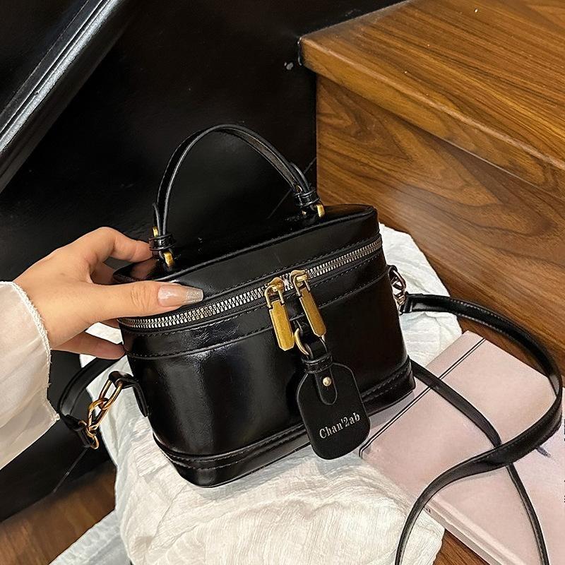 High-end Hand Held Small Square Bag, Fashionable and Casual Shoulder Bag, Niche Cross-body Box Bag