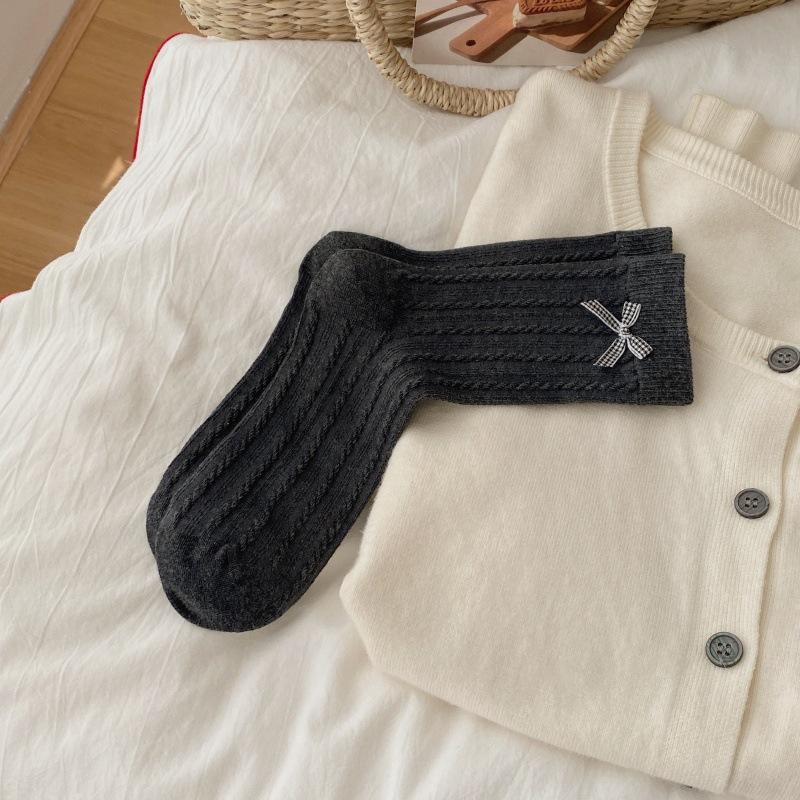 

Sock with Floral Patterned Stripes and Bows, Knee-length Tube Socks Without Bones, Ballet-style, with A Pile of Floral Patterns. 1 pair темно-сірий