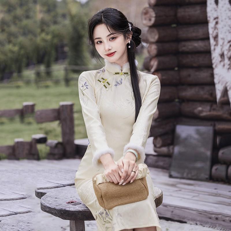 Long Sleeve Winter Cheongsam Dress Women Warm Fleece-Lined Modern Chinese Style Midi Length Stand Collar