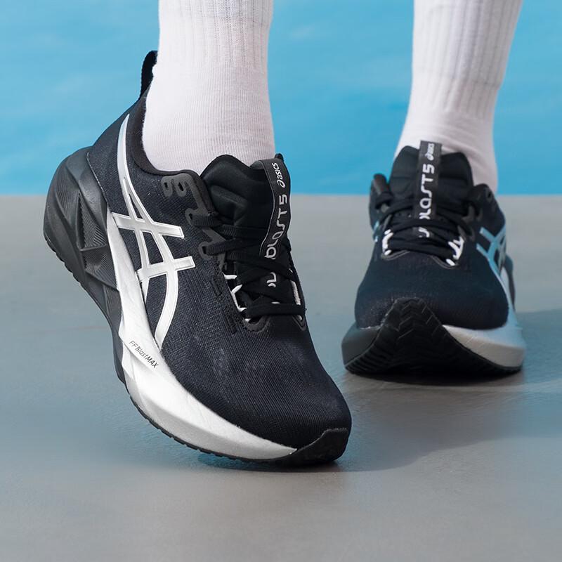 ASICS Women s NOVABLAST 5 Running Shoes US 7