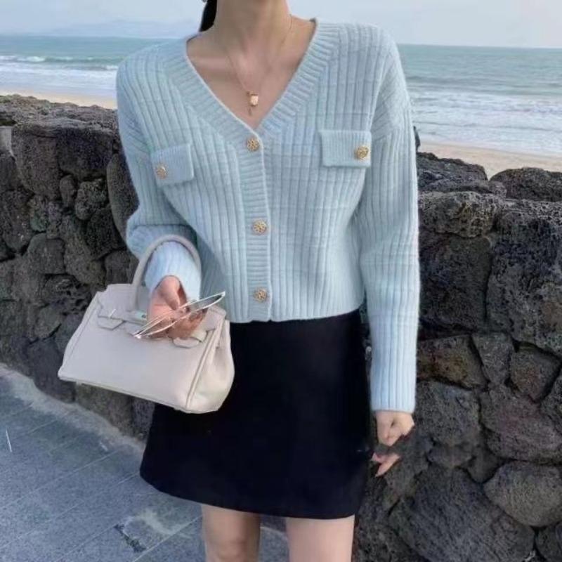 Cardigan short style sweater jacket for women autumn 2023 loose soft glutinous knit fashionable V-neck sweater female