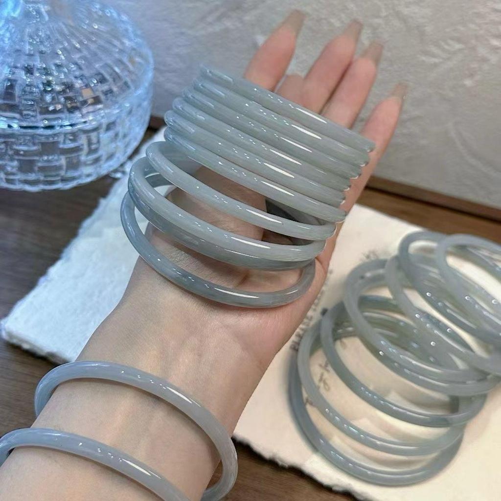 Elegant Chinese Style Jingle Bracelet: Ice-Transparent, Non-Fading Round Bangle Collection
