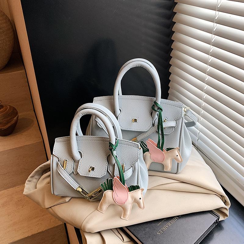 Handbag Women's New Fashion Shoulder Messenger Bag