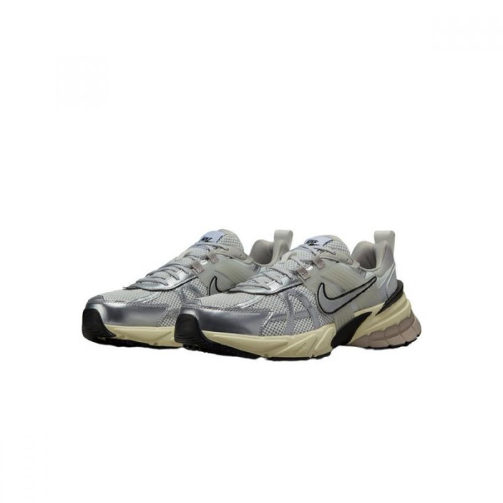 

[Nike] Nike V2k Run Pure Platinum Light Iron Or Hj4497 100 Nike V2K Run Pure Platinum/270