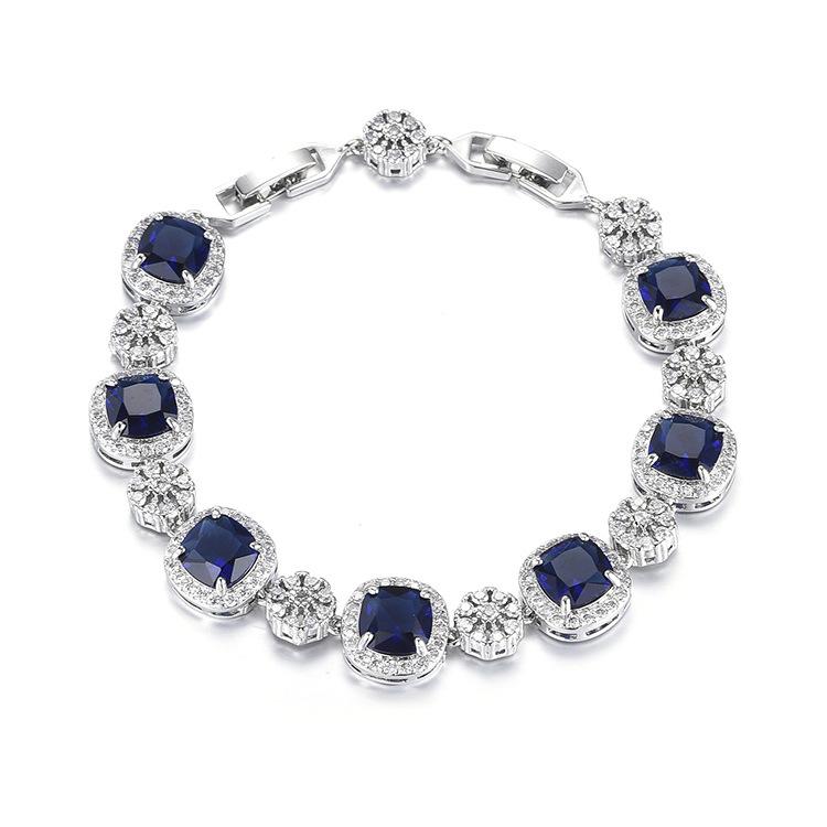 European and American advanced square princess fashion zircon bracelet female square inlaid luxury zircon bracelet.