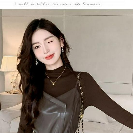 

2025 Women s PU Leather Two-Piece Dress: Slim-Fit, Waist-Cinching Long Sleeve for Autumn/Winter S (Below 48 kg)