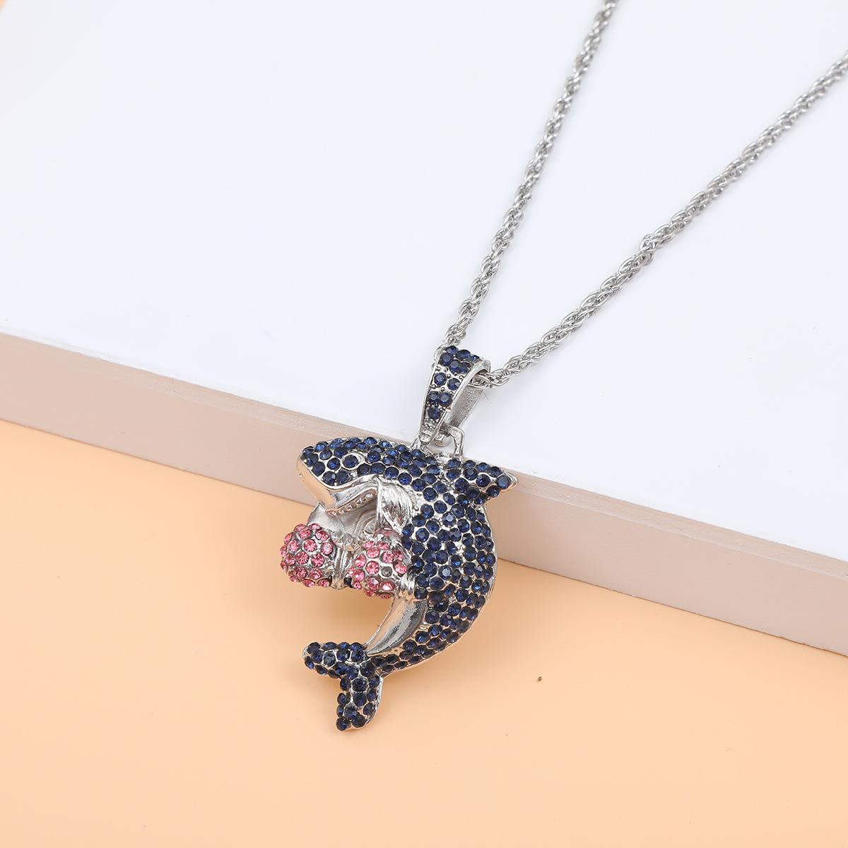 

Мужское стильное ожерелье-подвеска в виде акулы-боксера, инкрустированное цирконами