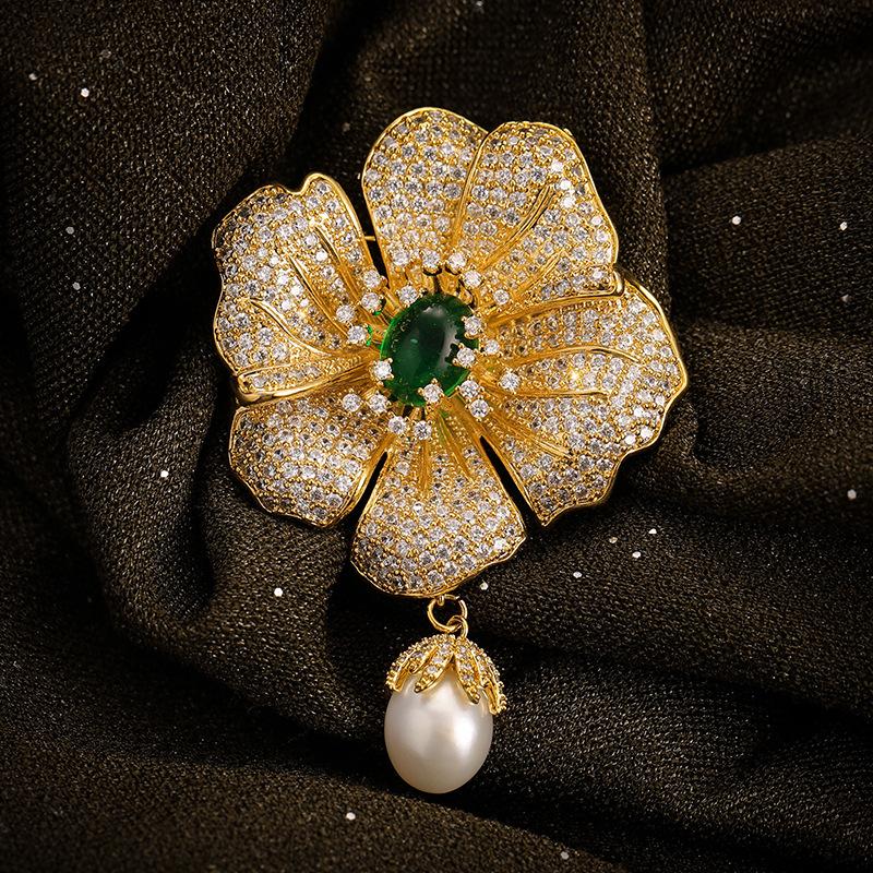 Vintage Court Fur with Accessories, Green Agate Camellia Brooch Dual Use