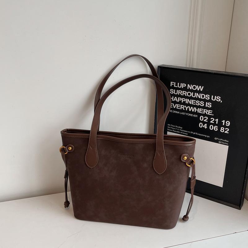 Leisure work commuter bag women's large-capacity new student versatile shoulder shopping bag fashionable tote bag