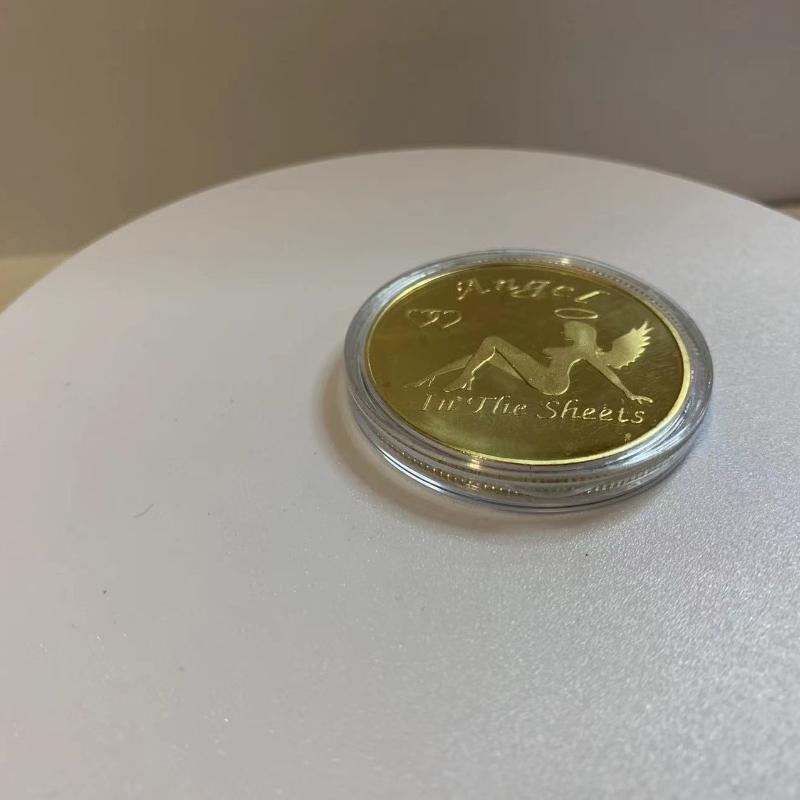 1PC Golden Angel Girl 7 Commemorative Medal Painted Emblem Relief Commemorative Medal Commemorative Coin