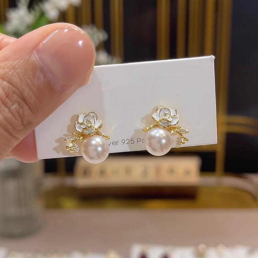 Korean & Japanese Camellia Pearl Stud Earrings: Stylish High-End Women's Fashion for Summer 2024.