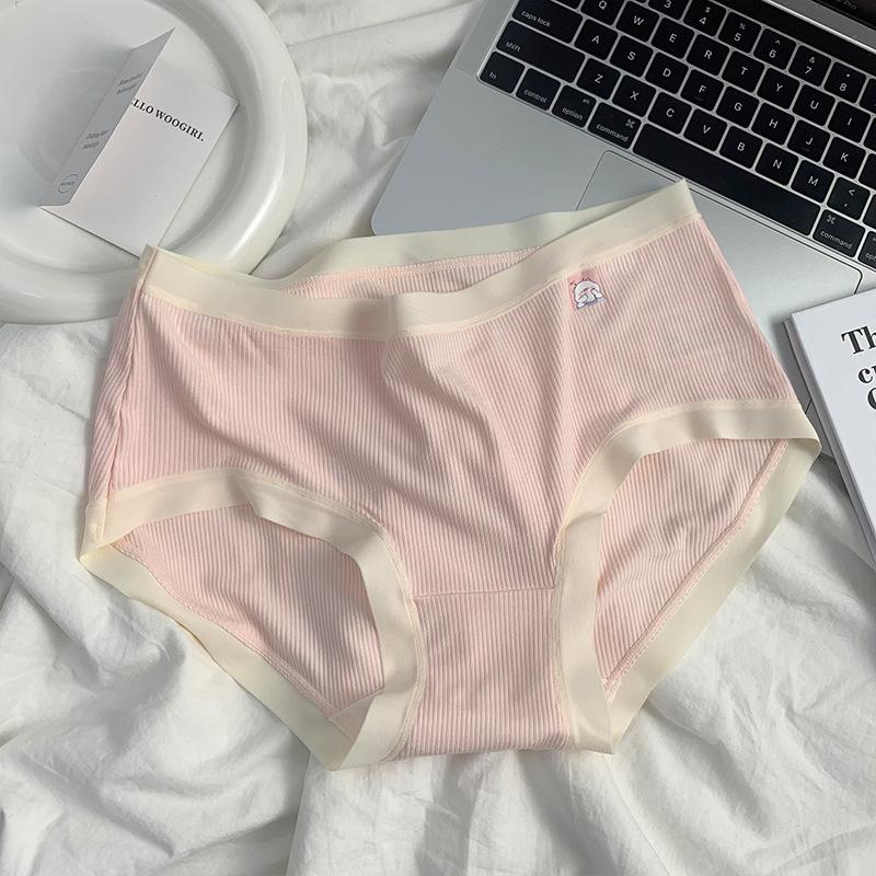 Seamless Mid Waist Comfortable Panties Sweet Cream Colored Women’s Panties