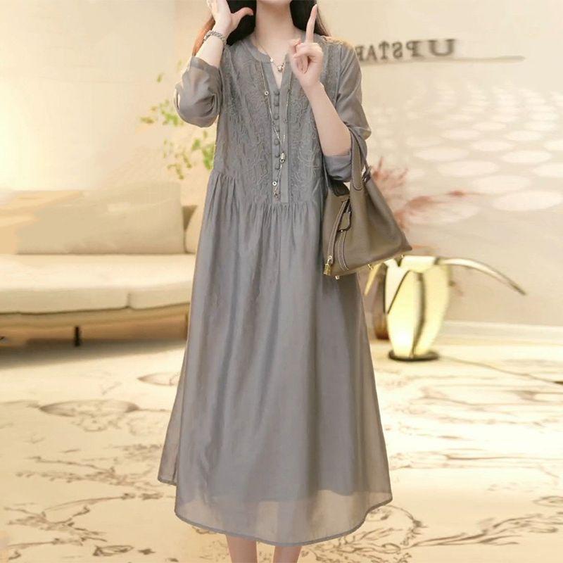 

2025 лето новый свободный и тонкий темпераментный комплект из двух частей высококачественное платье тяжелой промышленности с вышивкой V-образным вырезом для женщин 2XL серый