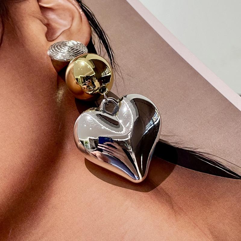 Big Heart Shape Metal Pendant Earrings Personalized Fashion Stud Earrings Girls Travel Wedding Accessories Gifts