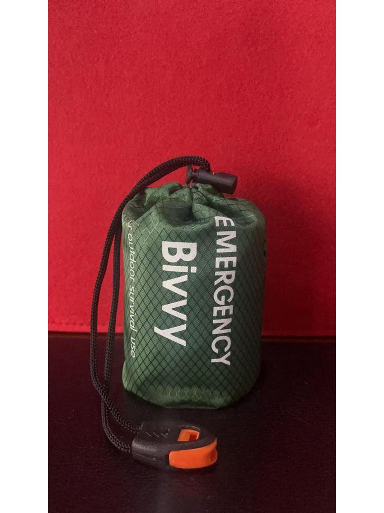 Grenzüberschreitender Outdoor-Notfall-Schlafsack: PE-Aluminiumfolienzelt mit Aufbewahrungstasche für Wärme und Schutz