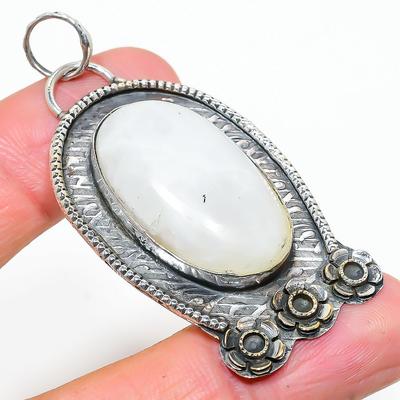 Natural Rainbow Moonstone Gemstone 925 Sterling Silver Pendant 2.44" b5Q55