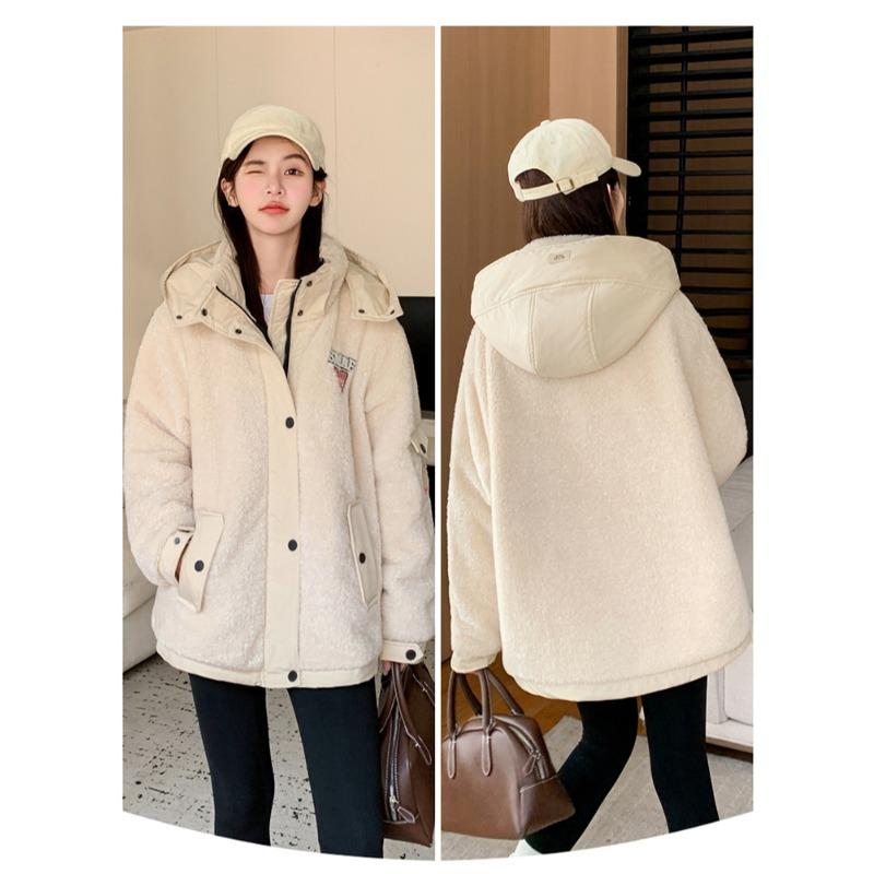 Thickening and Loose Hooded Outwear Jacket for Autumn and Winter with Unique Temperament