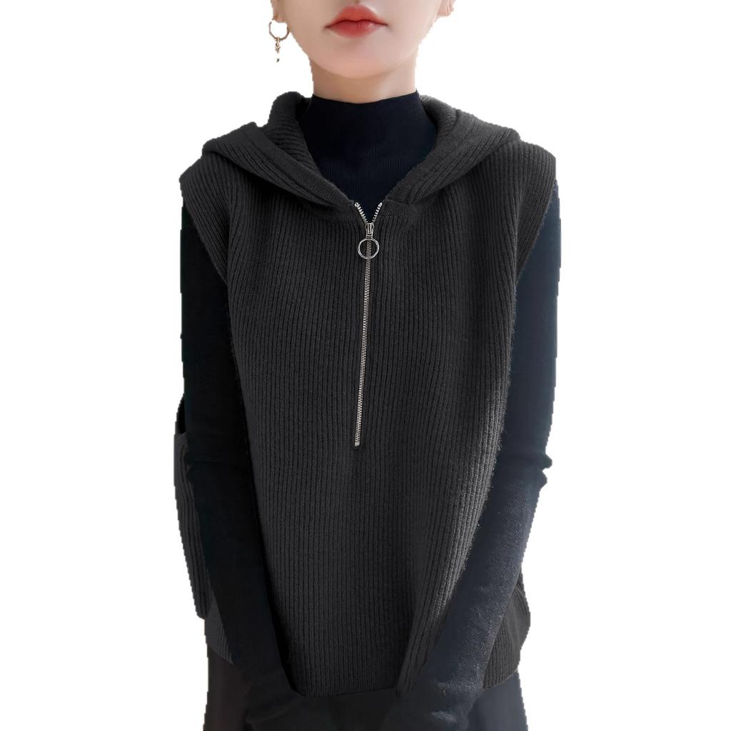 Zippered Hooded Jacket with Multiple Pockets. New Style for Autumn and Winter. Layered Design. Casual and Suitable for Commuting.