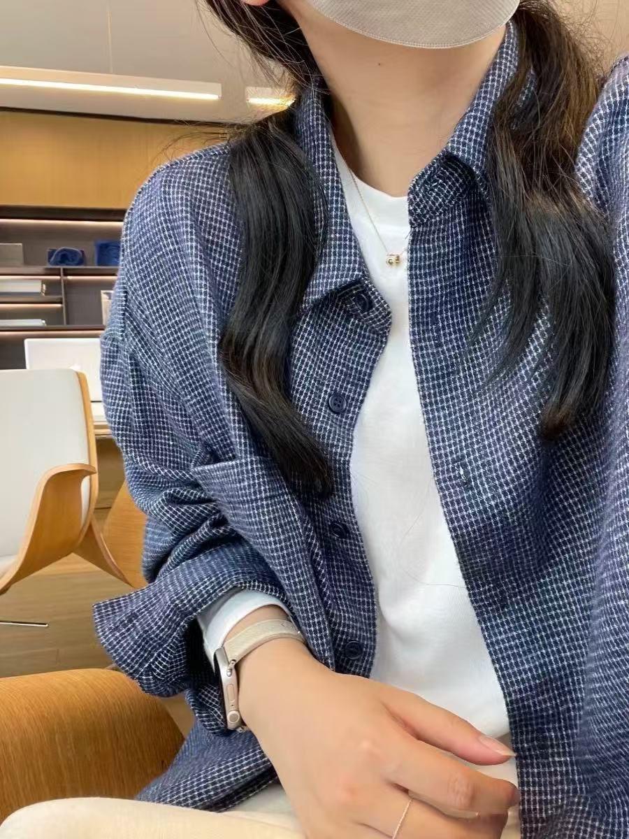 

Женская синяя клетчатая куртка-рубашка с начесом - Корейский стиль, Свободный крой, Для весны и осени Small синий