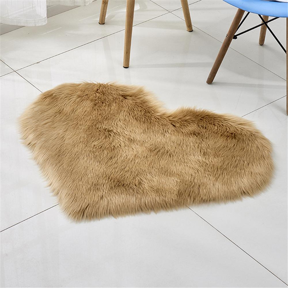 2025 Faux Wool Heart-Shaped Rug and Blanket for Living Room