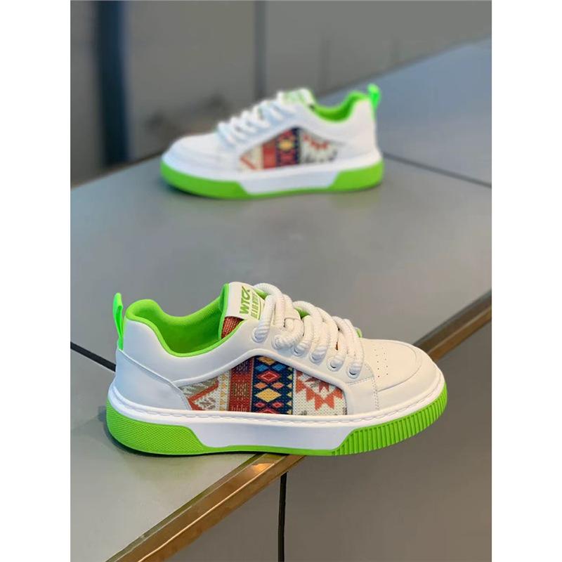 Neue Low-Top-Board-Schuhe, bestickt und bedruckt, Freizeitschuhe, DJ im Herbst