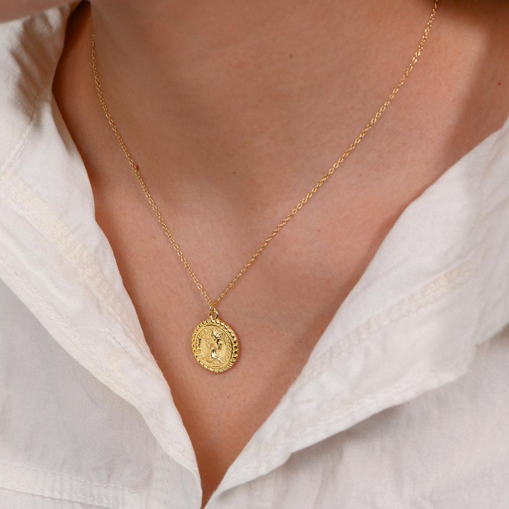S925 Sterling Silver Portrait Relief Queen Coin Necklace for Women, European and American Ins Personality Trendy Retro Versatile Collarbone Chain
