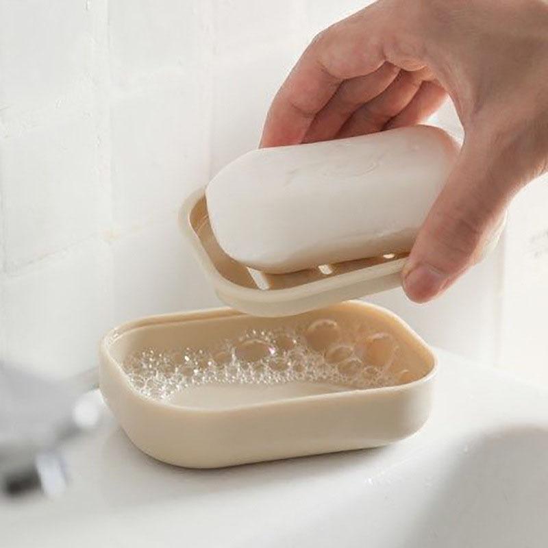 2 Square Thickened Portable Soap Boxes Plastic Soap Boxes Drain Soap Tray Family Bathroom Soap Box Cover for Easy Travel