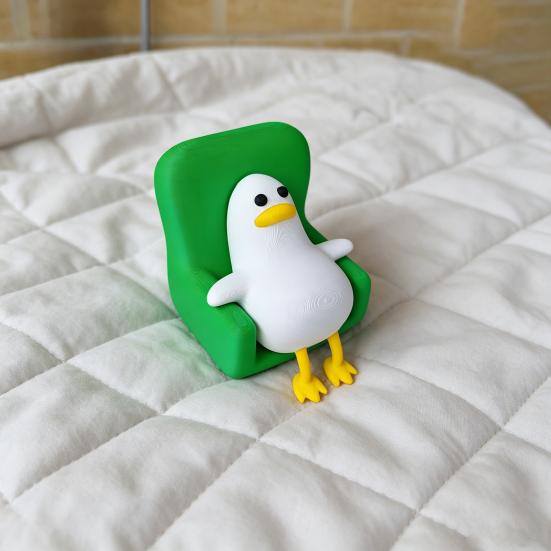 Yousheng 2Pcs 3D Printed Relaxed Duck Ornaments Cute Lying-Down Ducks On Green Sofa Compact Stress Relief Gifts Smooth Desktop Decor for Office Desk