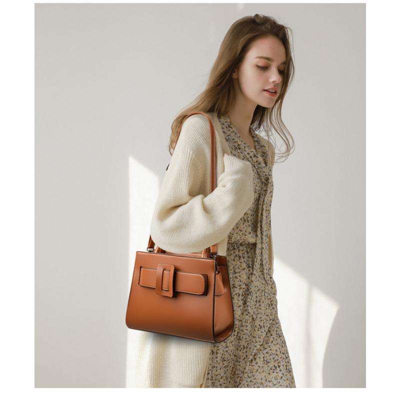 New trendy bags are coming! Large-capacity women's bags, all-match artifacts in autumn and winter.