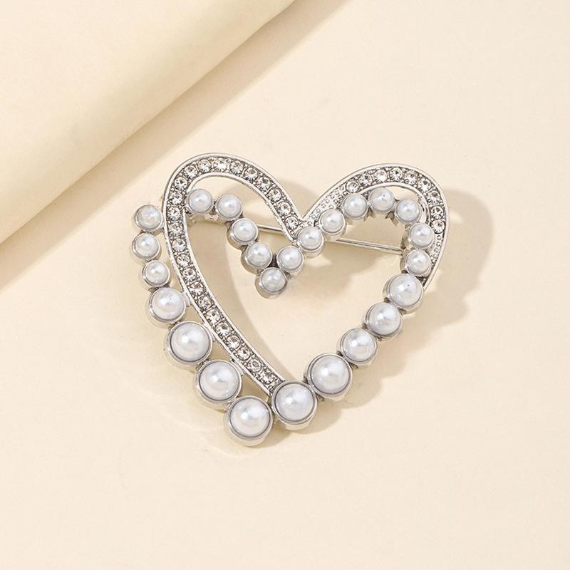 Pearl Love Small Fragrance Brooch Anti-exposure Decoration Decorative Corsage Love Element Zircon Hollow Brooch