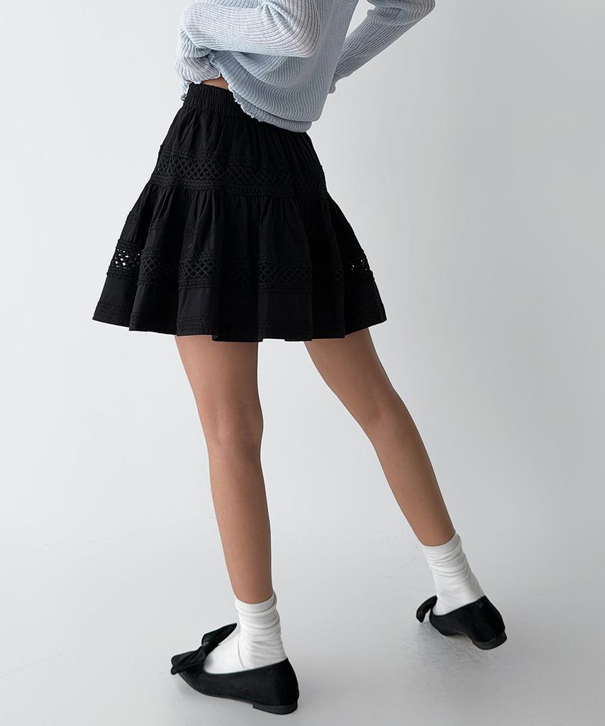 The Green Lab Punched Lace Tiered Mini Skirt [Black]