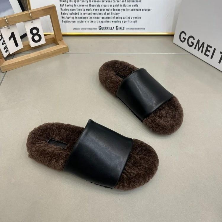 Thick-bottomed fluffy slippers women's outer slippers 2025 autumn and winter new Mori women's retro matte open-toed piled cotton slippers