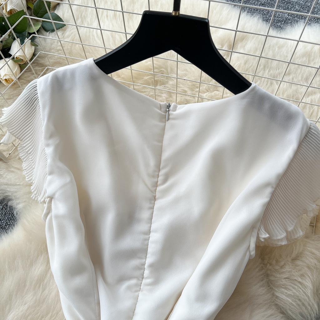 French high-end V-neck small flying sleeves with diamonds, bow waist temperament dress, women's summer thin pleated skirt