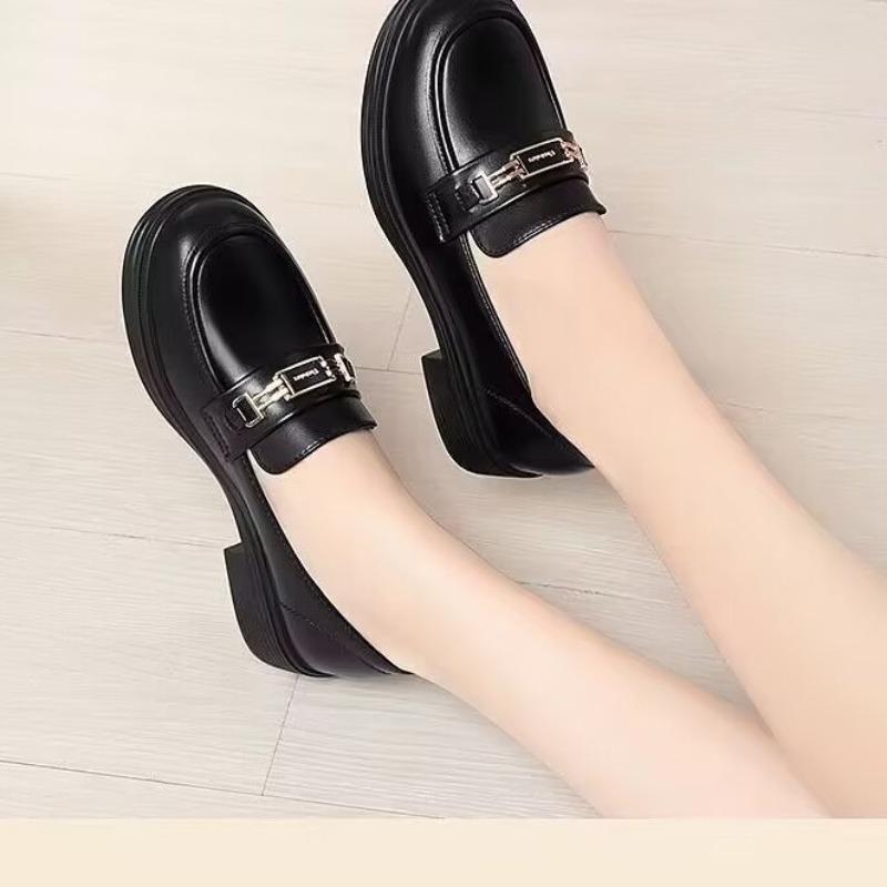 

White comfortable shoes women s new soft leather soft sole soft leather women s shoes look good versatile commuter shoes with skirts 40