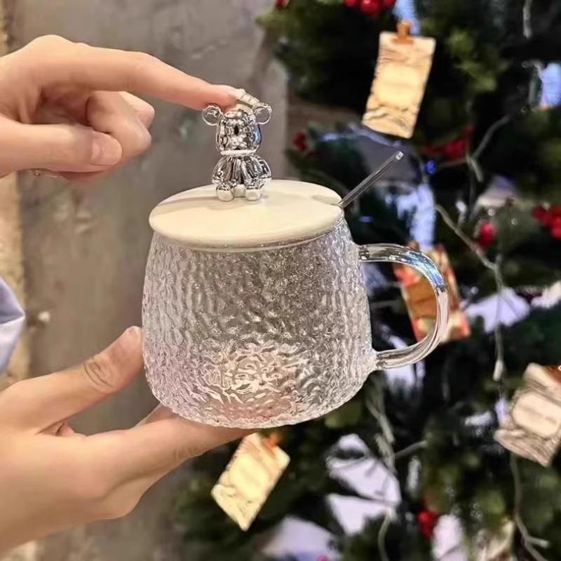 Mały Niedźwiadek Żaroodporny Kubek ze Szkła Młotkowanego – Uroczy Minimalistyczny Design