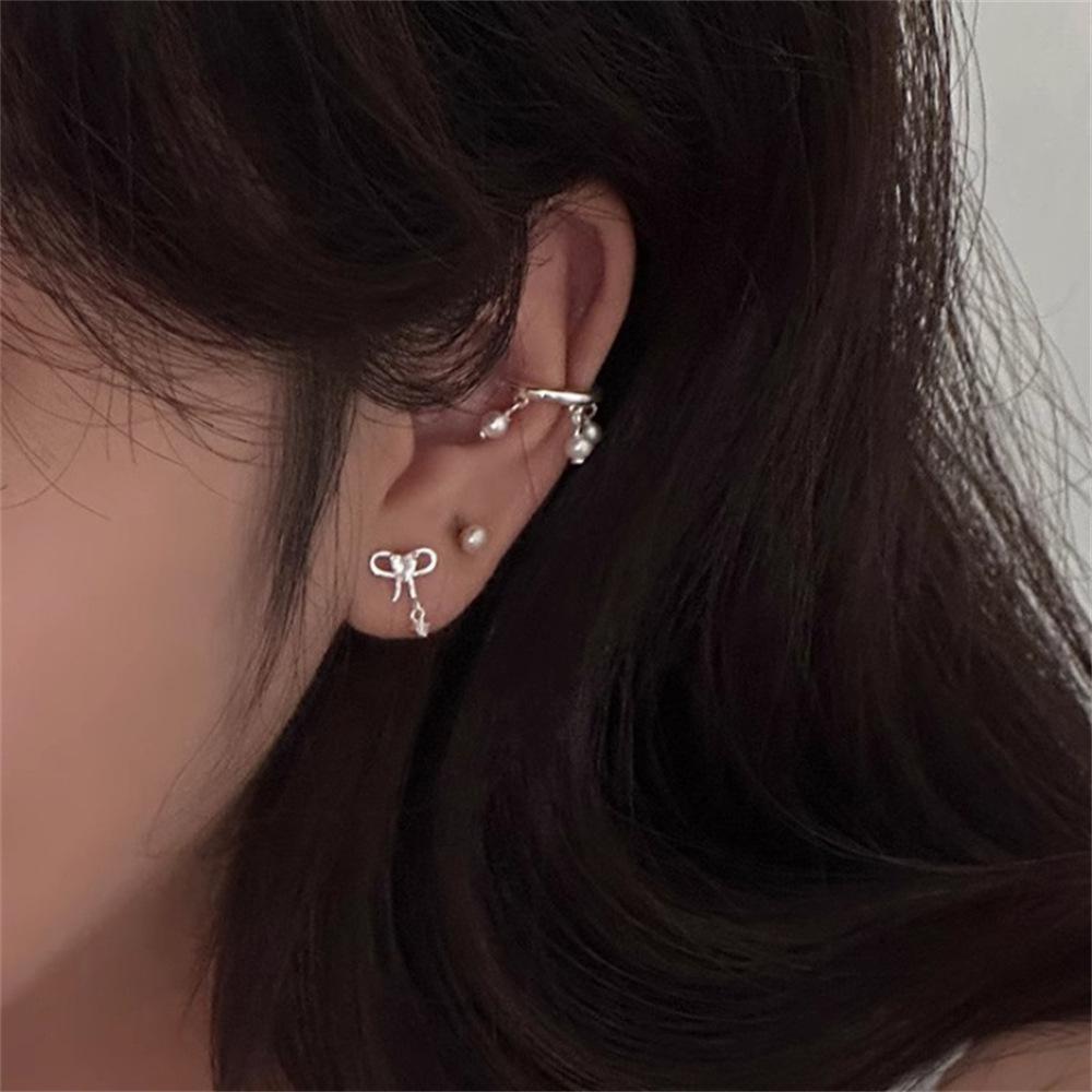 Korean version of exquisite bow stud earrings, ear holes, small love zircon earrings, earrings.
