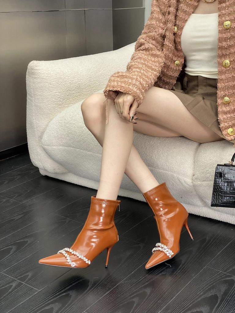 2025 autumn and winter new pointed crystal chain elastic high-heeled short boots fashionable versatile stiletto Martin boots