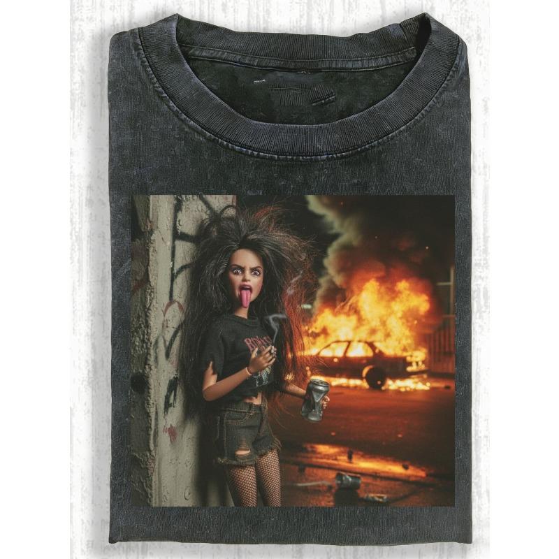

European sizes Vintage Washed Crew Neck T-Shirt with Black Punk And Burning Car Graffiti Street Art Print. Casual Fashion Statement S чёрный