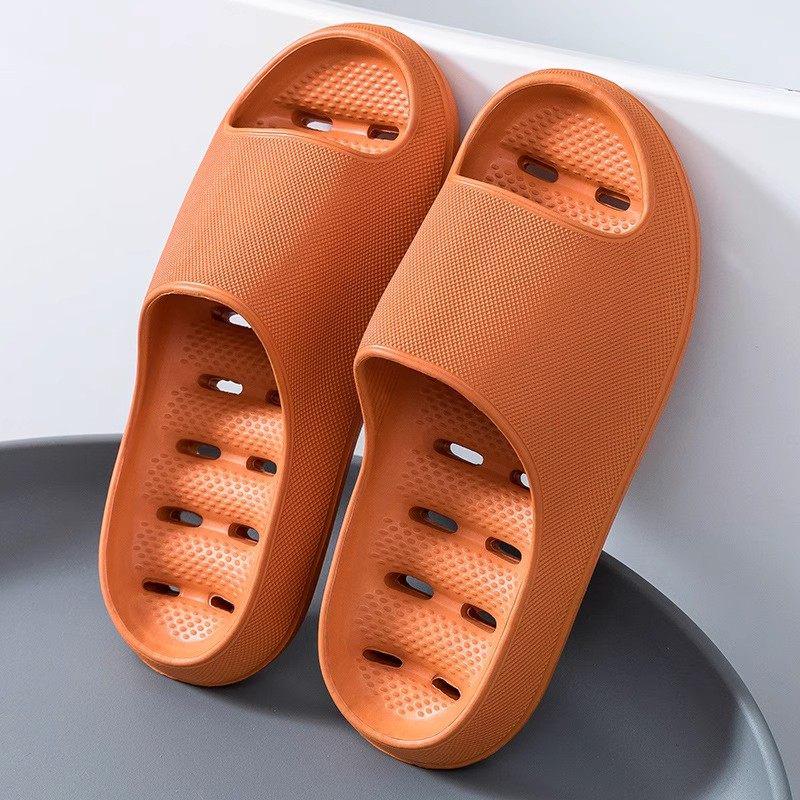 Leakproof Quick-Drying All-Season Bathroom Shower Slippers for Women and Men
