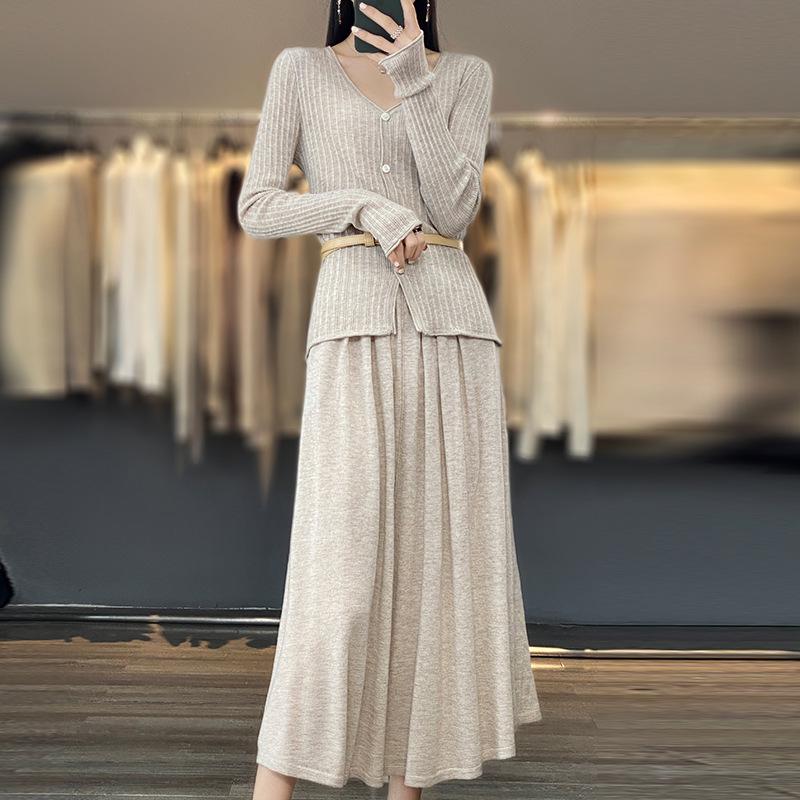 

Весна 2023 Женская шерстяная юбка миди А-силуэта с высокой талией S