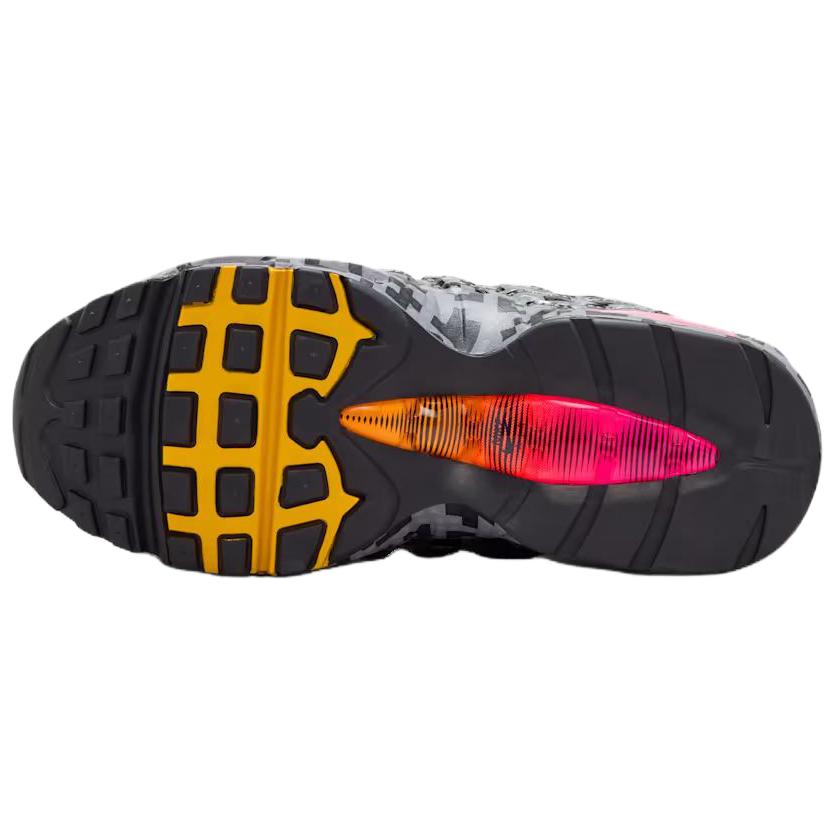 LEGO x Nike Air Max 95 Pixel Camo Kinder-Sneaker Schwarz Rauchgrau Metallisch-Silber-Schwarz-Universitäts-Gold-Volt-Hyper-Pink IO4799-001