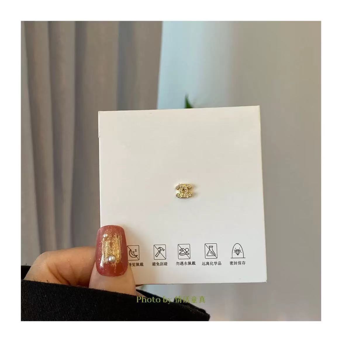 

Xiaoxiangfeng ear bone nail screw buckle silver-plated and gold-plated, Korean exquisite and small ear hole thread stud earrings female