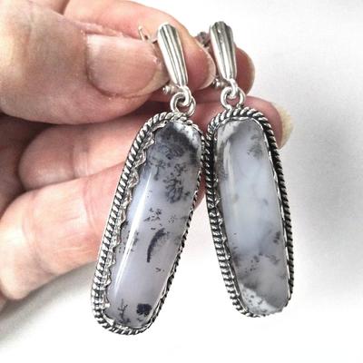 Jade Chalcedony Imitation Natural Stone Earrings Are Small, Exquisite and Versatile Earrings. They Are Fashionable and Retro Bohemian Accessories