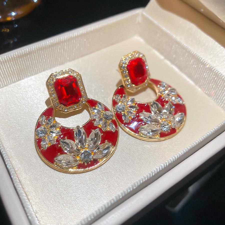 Silver Needle Vintage Rhinestone Geometric Flower Earrings - Fashionable High-End Studs