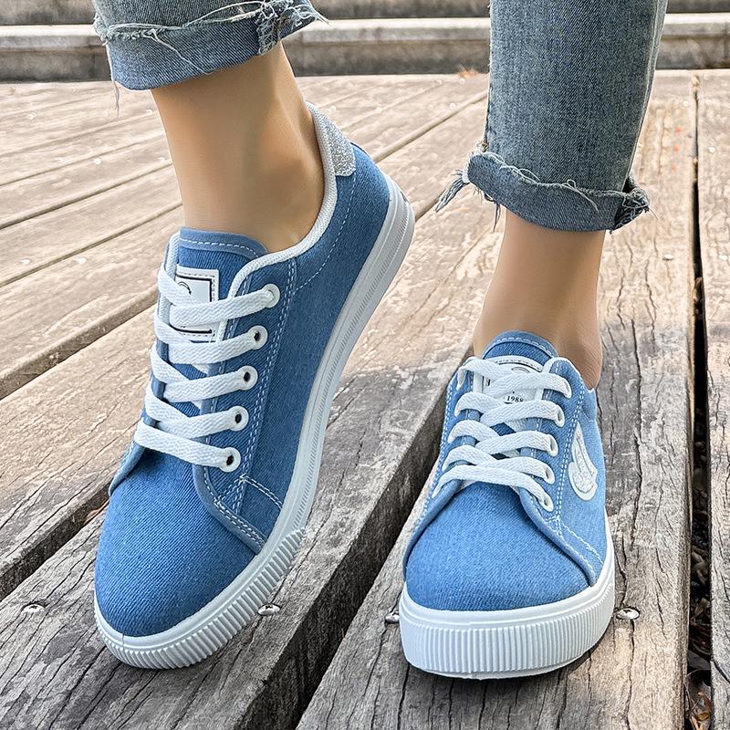 2025 Women's Plus Size White Canvas Sneakers: Summer Flat, Soft-soled, Breathable, Casual & Versatile